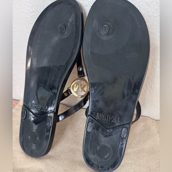 2/for $20 🪩 MICHAEL KORS Women’s Black & Gold Thong Flip Flop Sandals (Size 11) - Picture 6 of 7